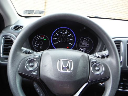 Used 2017 Honda HR-V EX image 25