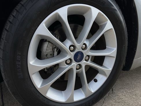 Used 2020 Ford Fusion SE image 11