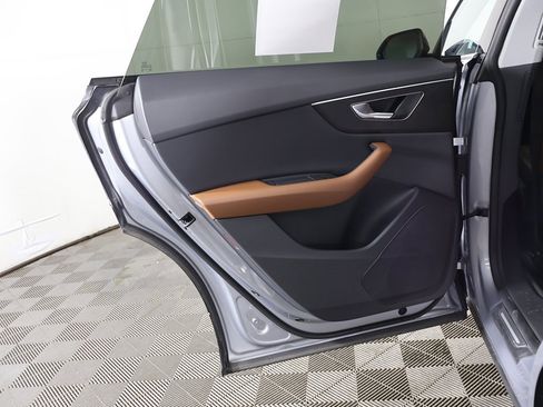 Used 2022 Audi Q8 Premium w/ Convenience Package image 24