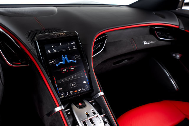 Certified 2025 Ferrari Roma Spider RWD image 32