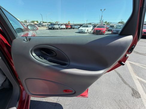 Used 1999 Ford Taurus SE FWD image 16