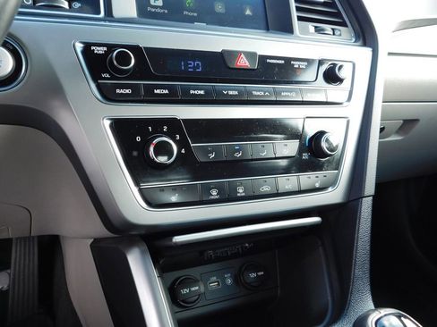 Used 2016 Hyundai Sonata Sport w/ Option Group 1V image 19