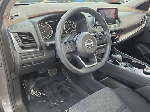 Used 2023 Nissan Rogue SV AWD/4WD image 10