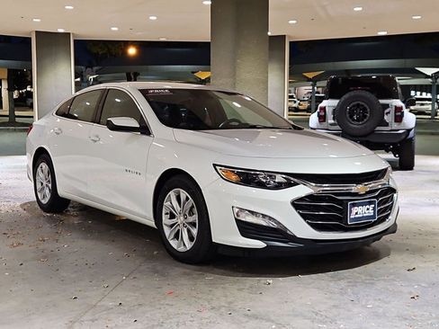Used 2025 Chevrolet Malibu LT FWD image 3