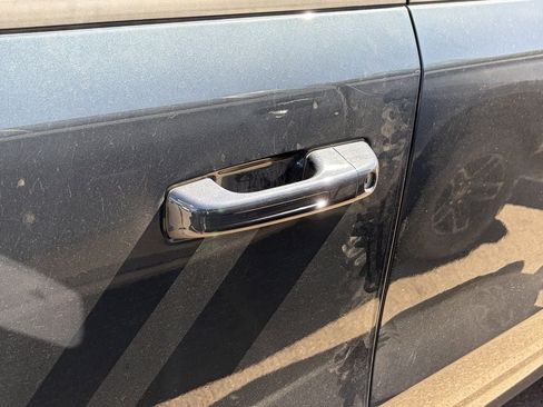Used 2025 RAM 1500 Big Horn AWD/4WD image 9