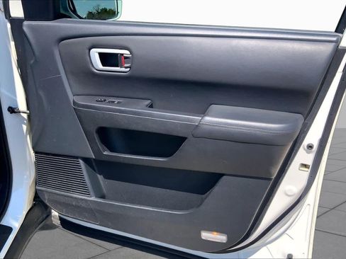 Used 2014 Honda Pilot Touring image 23