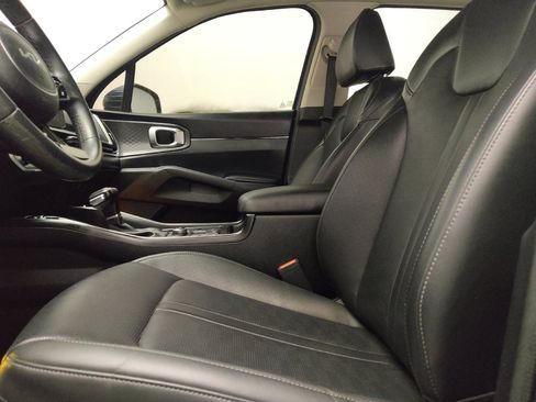 Used 2024 Kia Sorento S w/ Panoramic Sunroof Package FWD image 17