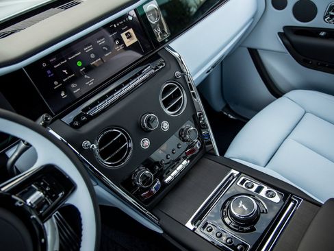 New 2026 Rolls-Royce Cullinan image 35