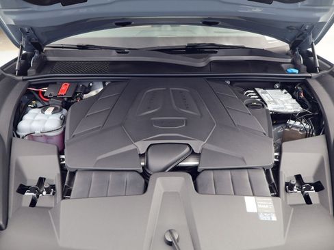 New 2026 Porsche Cayenne Coupe AWD/4WD image 26