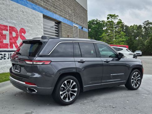 Used 2022 Jeep Grand Cherokee Overland w/ Advanced Protech Group III AWD/4WD image 7