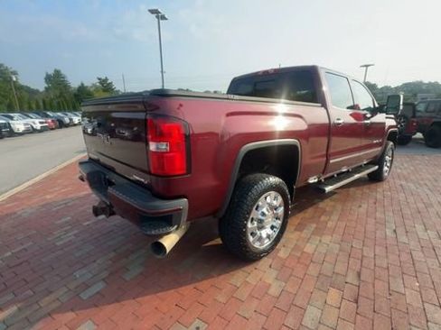 Used 2016 GMC Sierra 2500 Denali w/ Duramax Plus Package AWD/4WD image 2