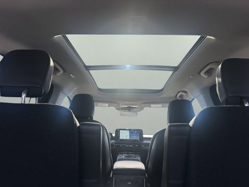 New 2025 Lincoln Aviator AWD w/ Jet Appearance Package image 19