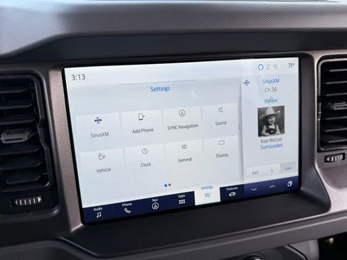 Used 2024 Ford Bronco Everglades image 34