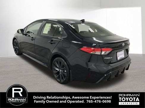 Used 2025 Toyota Corolla SE w/ Convenience Package image 4