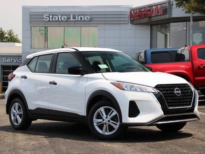 New 2025 Nissan Kicks Play S