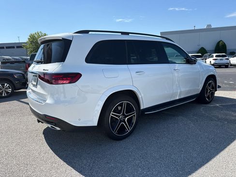 Used 2025 Mercedes-Benz GLS 450 4MATIC image 4