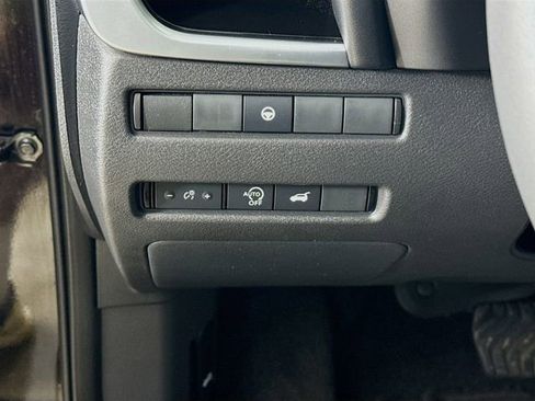 Used 2023 Nissan Rogue SL w/ SL Premium Package FWD image 13