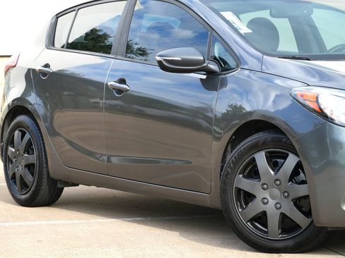 Used 2016 Kia Forte LX FWD image 19