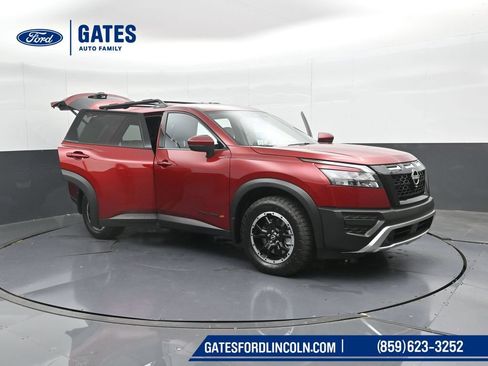 Used 2025 Nissan Pathfinder Rock Creek AWD/4WD image 58