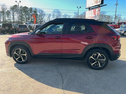 Used 2021 Chevrolet TrailBlazer RS w/ Technology Package image 8