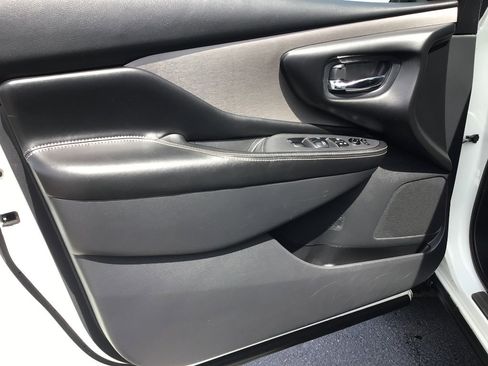 Used 2023 Nissan Murano SV w/ SV Midnight Edition Package AWD/4WD image 6