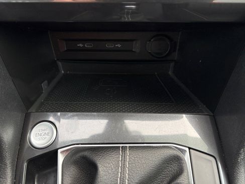 Certified 2022 Volkswagen Tiguan SE R-Line image 19