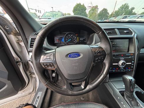 Used 2016 Ford Explorer Sport w/ Equipment Group 401A AWD/4WD image 12