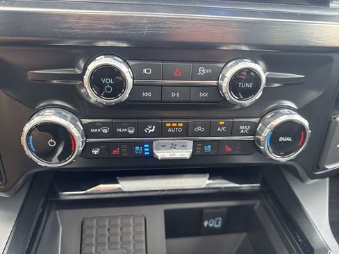 Used 2025 Ford F350 Lariat w/ Lariat Ultimate Package AWD/4WD image 22