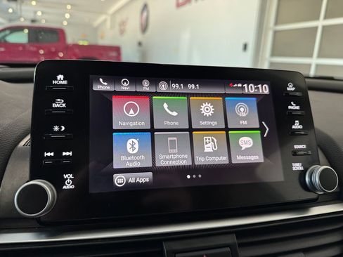 Used 2018 Honda Accord Touring image 18