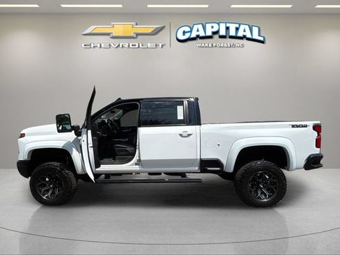Used 2025 Chevrolet Silverado 2500 LTZ w/ Trail Boss Package AWD/4WD image 11