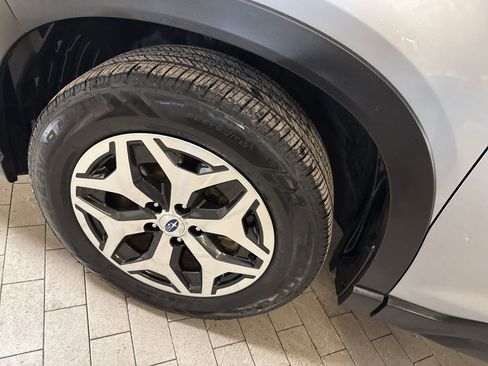 Used 2022 Subaru Forester Premium AWD/4WD image 26