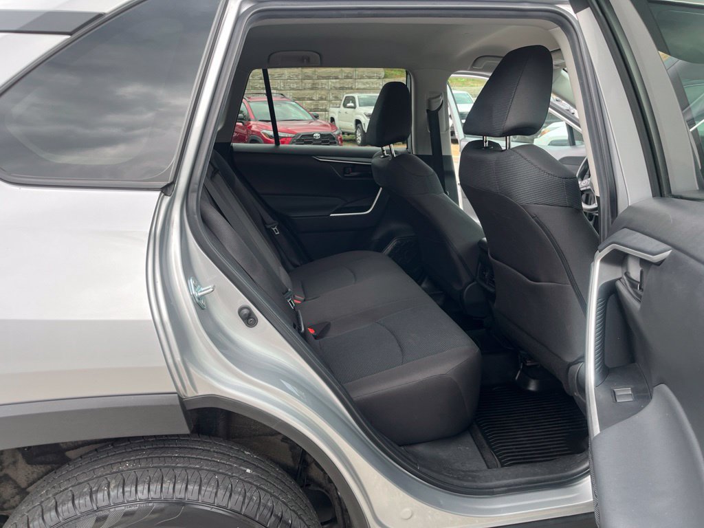 Used 2023 Toyota RAV4 LE AWD/4WD image 15