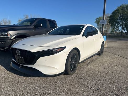 Used 2024 MAZDA MAZDA3 Hatchback w/ Appearance Package AWD/4WD image 2