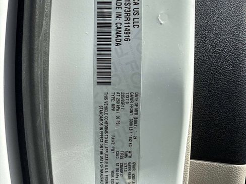 Used 2024 Chrysler Pacifica Limited FWD image 34