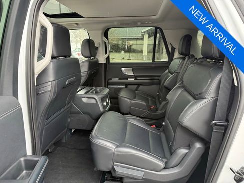 Used 2025 Ford Expedition Max Platinum AWD/4WD image 9