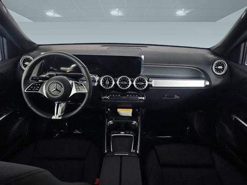 New 2025 Mercedes-Benz GLB 250 4MATIC image 14