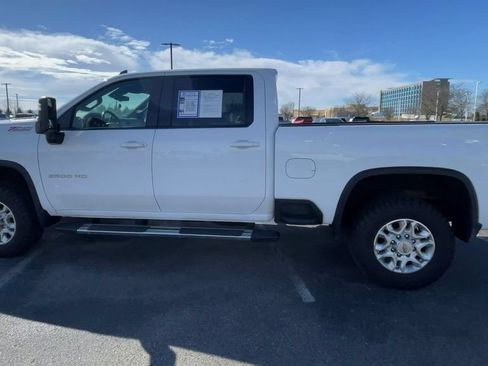 Used 2024 Chevrolet Silverado 2500 LT AWD/4WD image 7