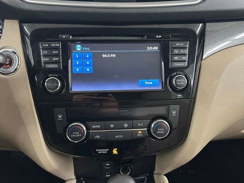 Used 2016 Nissan Rogue SL w/ SL Premium Package image 21