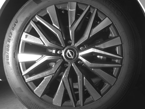 Used 2025 Nissan Altima 2.5 SV image 13