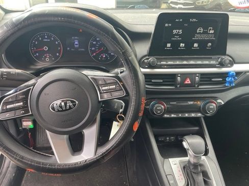 Used 2019 Kia Forte LXS FWD image 10