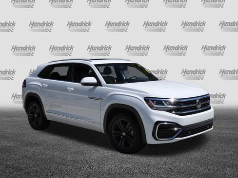 Used 2021 Volkswagen Atlas Cross Sport SE FWD image 2
