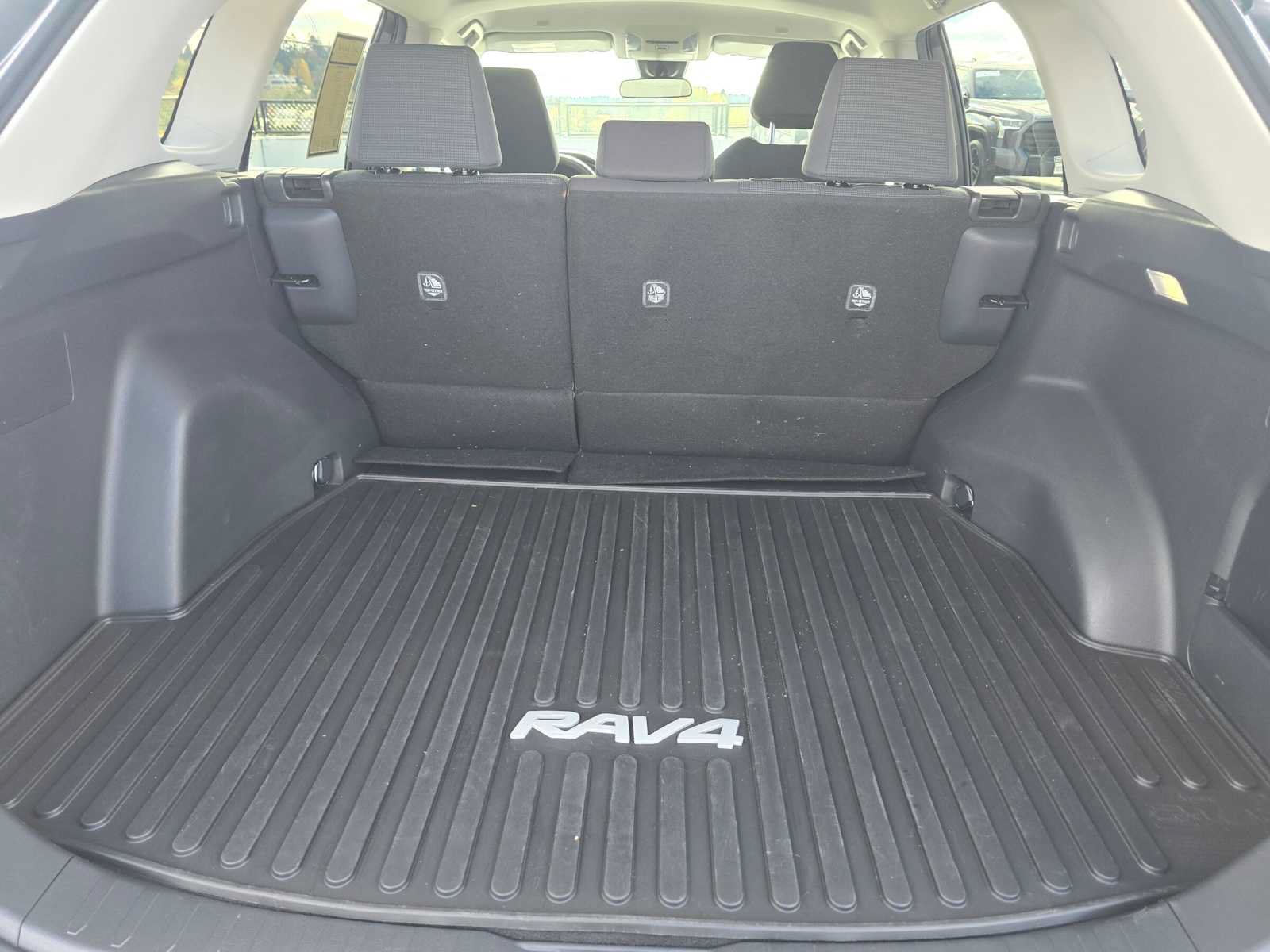 Used 2024 Toyota RAV4 LE AWD/4WD image 14