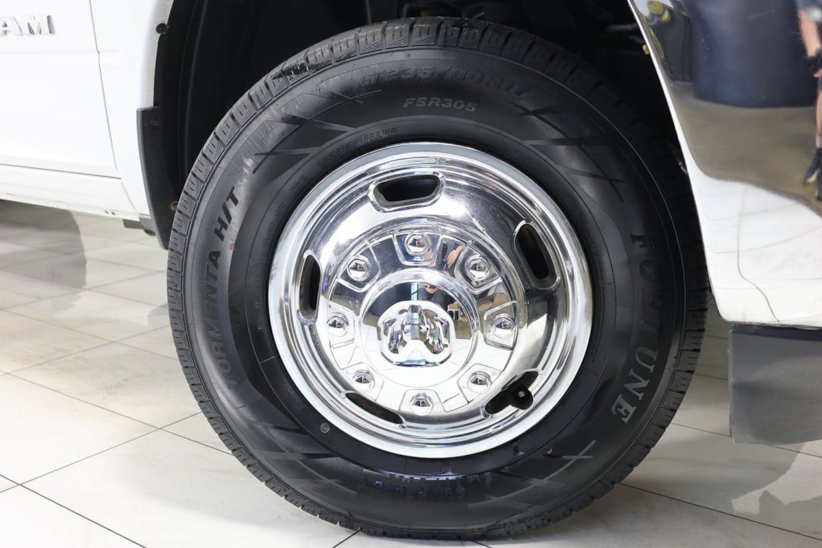 Used 2024 RAM 3500 SLT w/ Quick Order Package 2YG SLT AWD/4WD image 11