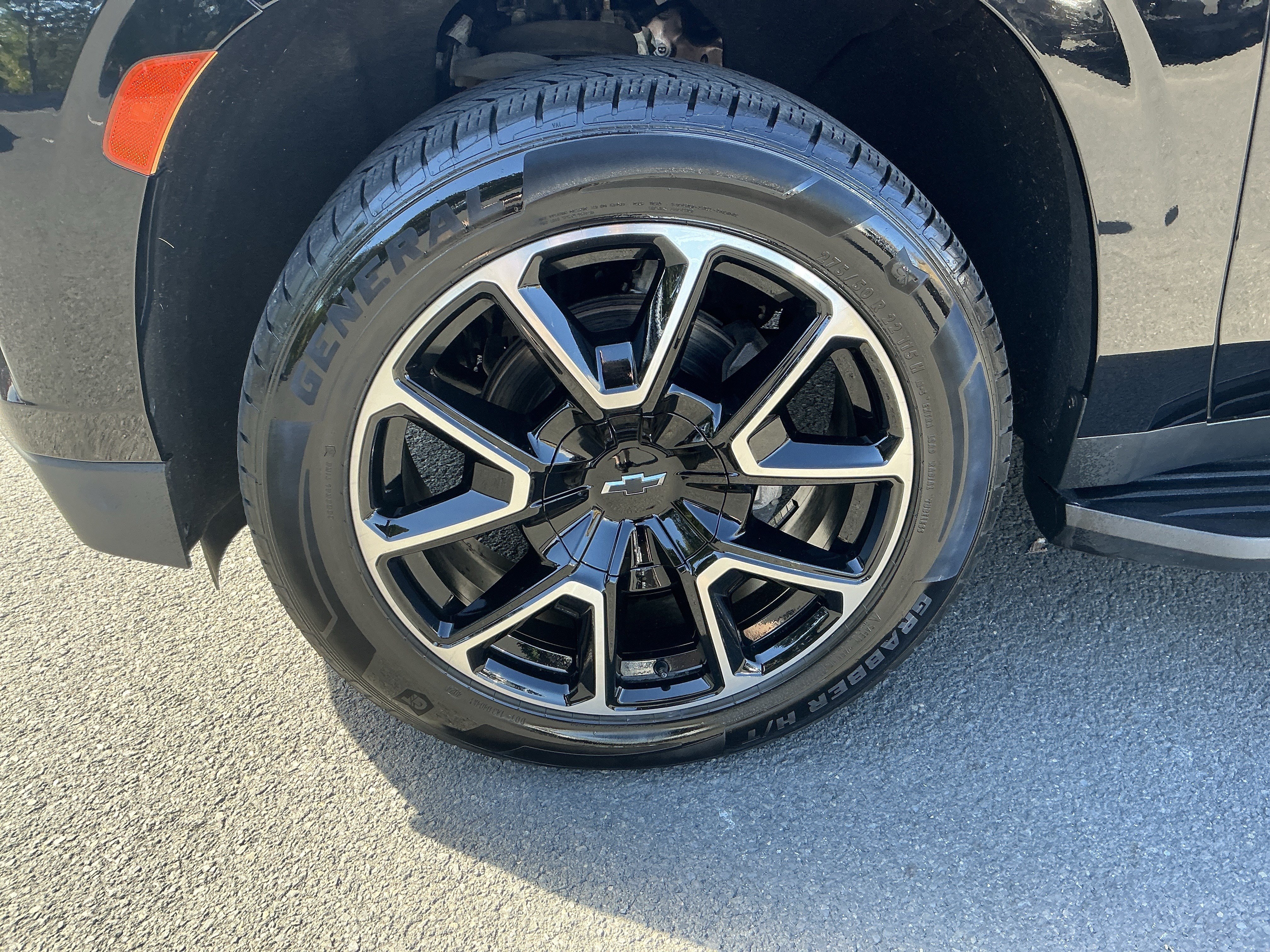 Used 2021 Chevrolet Tahoe RST w/ Luxury Package AWD/4WD image 9