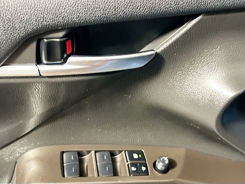 Used 2023 Toyota Camry SE image 16