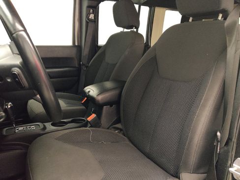 Used 2017 Jeep Wrangler Unlimited Sport AWD/4WD image 17