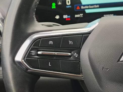 Used 2025 Chevrolet Equinox LT w/ Safety and Technology Package AWD/4WD image 25