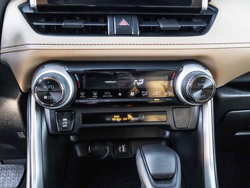 Certified 2025 Toyota RAV4 LE image 26