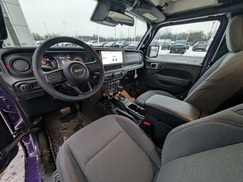 New 2026 Jeep Gladiator Rubicon w/ Steel Power Dome Hood Package AWD/4WD image 2