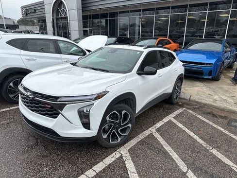 Used 2024 Chevrolet Trax RS w/ Sunroof Package image 33